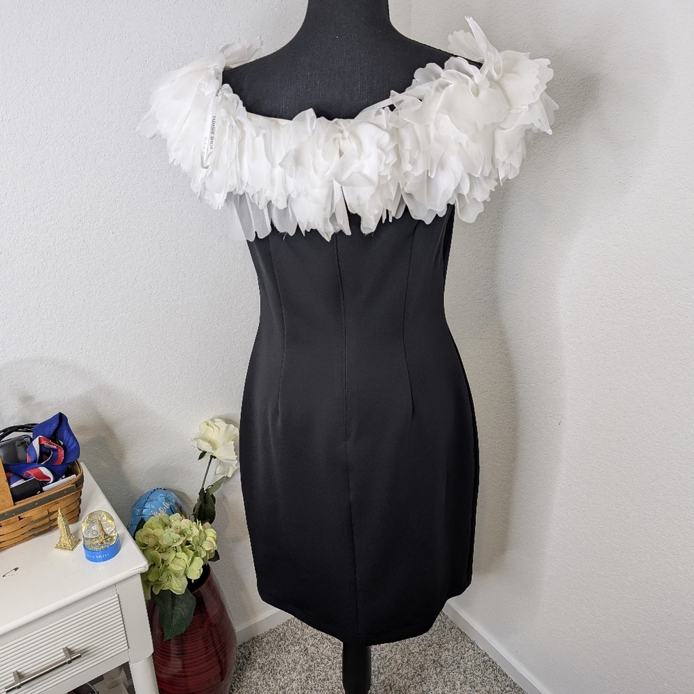 💘 Tadashi Shoji Karelo Ruffled Crepe Dress - Picture 5 of 8